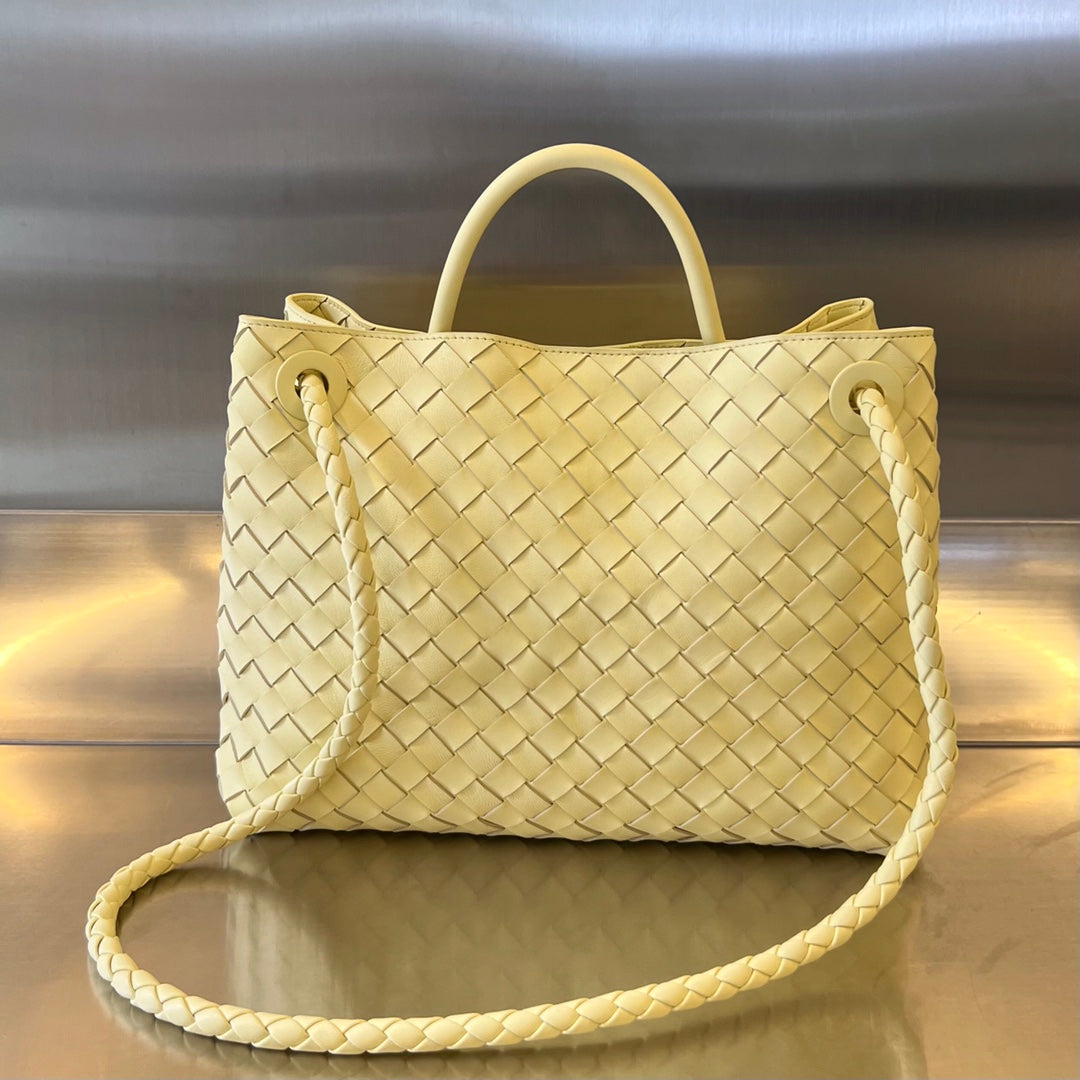 BV MEDIUM ANDIAMO 32CM CUIR D'AGNEAU LIME 
