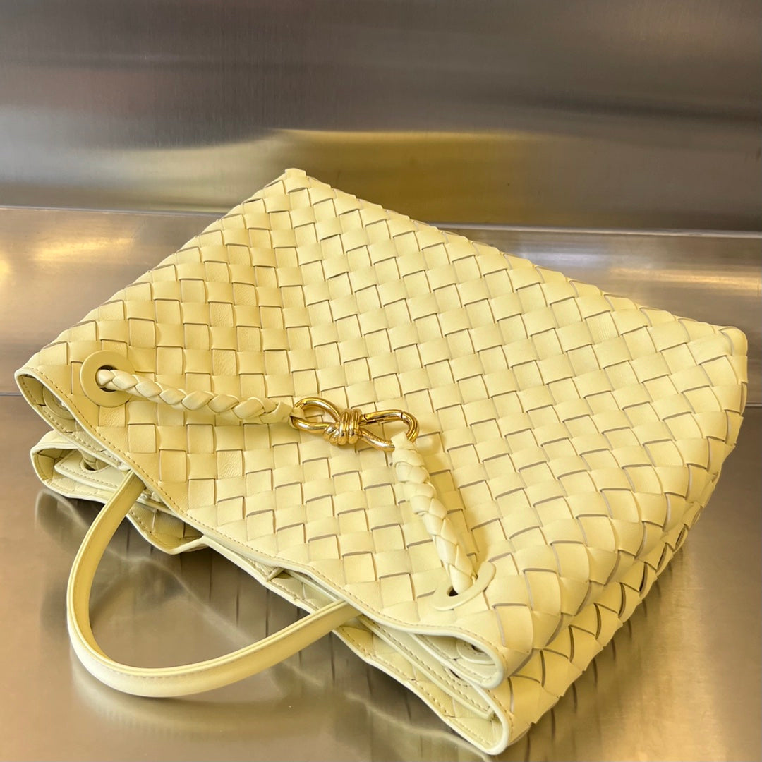BV MEDIUM ANDIAMO 32CM CUIR D'AGNEAU LIME 