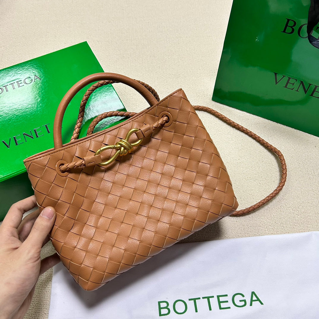 BV PETIT ANDIAMO 25CM CUIR D'AGNEAU DORÉ 