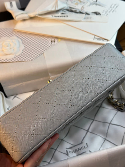 SAC À RABAT 25 CM QUINCAILLERIE DORÉE CAVIAR GRIS 
