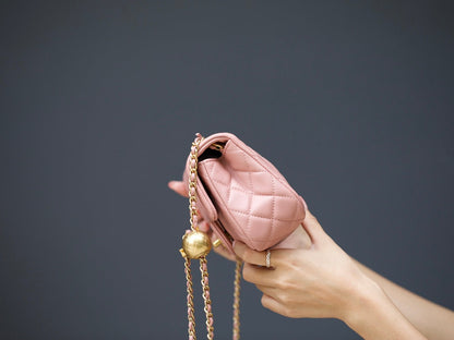 MINI SAC À RABAT RECTANGLE 20 CM EN CUIR D'AGNEAU ROSE QUINCAILLERIE DORÉE