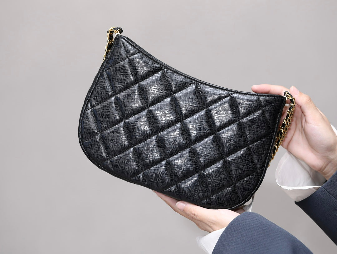 Sac bandoulière CC HOBO 23 cm Noir Caviar Quincaillerie dorée