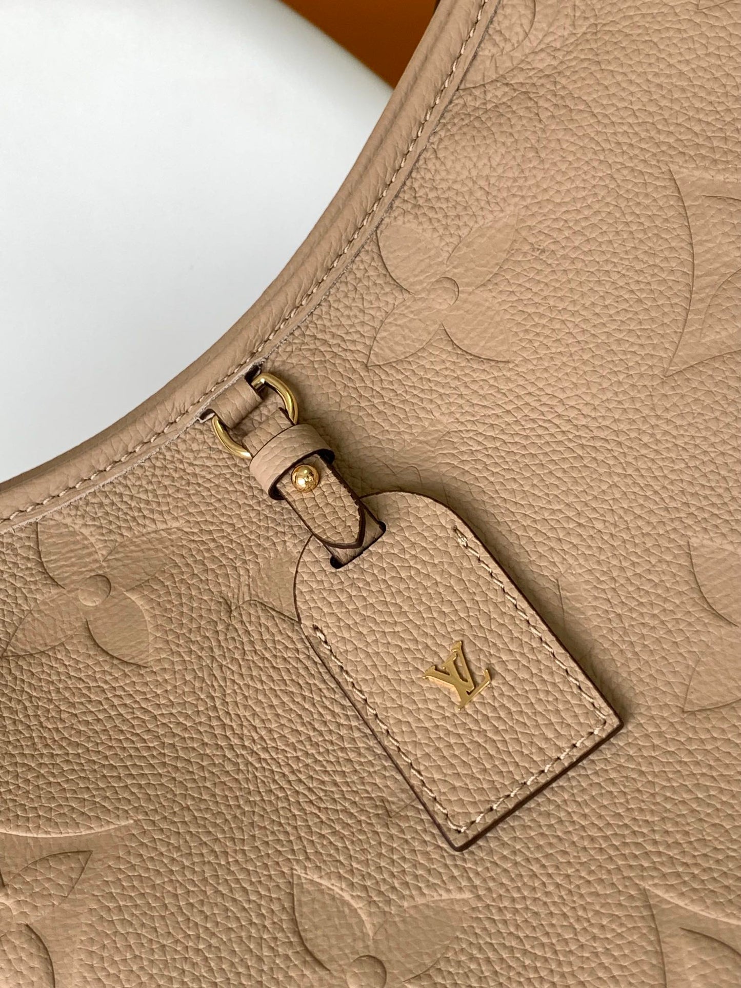 SAC FOURRE-TOUT MM 30 EN CUIR DE VACHE GRAINÉ BEIGE 