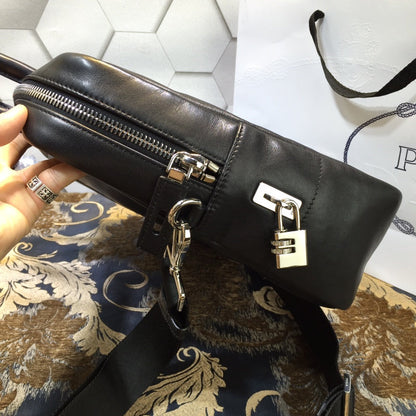 SERVIETTE 38 EN CUIR D'AGNEAU LISSE NOIR