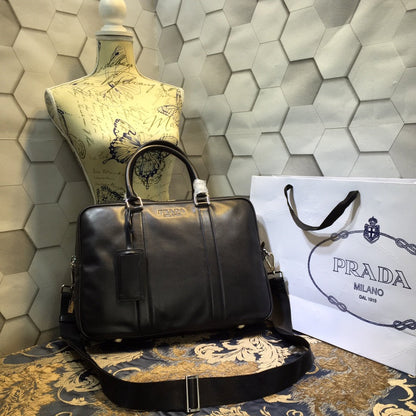 SERVIETTE 38 EN CUIR D'AGNEAU LISSE NOIR