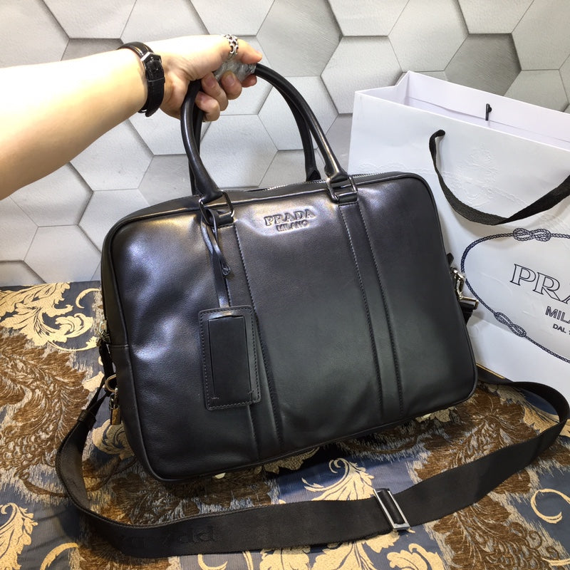 SERVIETTE 38 EN CUIR D'AGNEAU LISSE NOIR