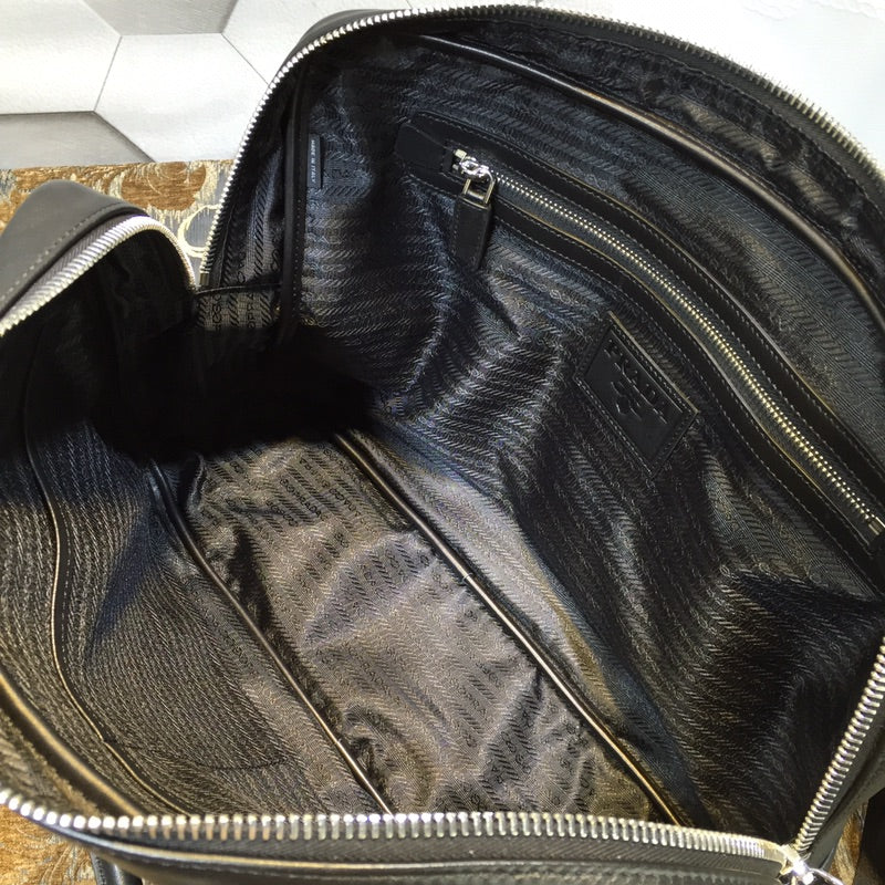 SERVIETTE 38 EN CUIR D'AGNEAU LISSE NOIR