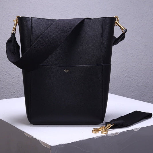 SAC SANGLE SEAU BUCKET 33 EN CUIR DE VEAU NOIR