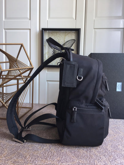 SAC À DOS À LOGO TRIANGLE 40 EN RE-NYLON NOIR