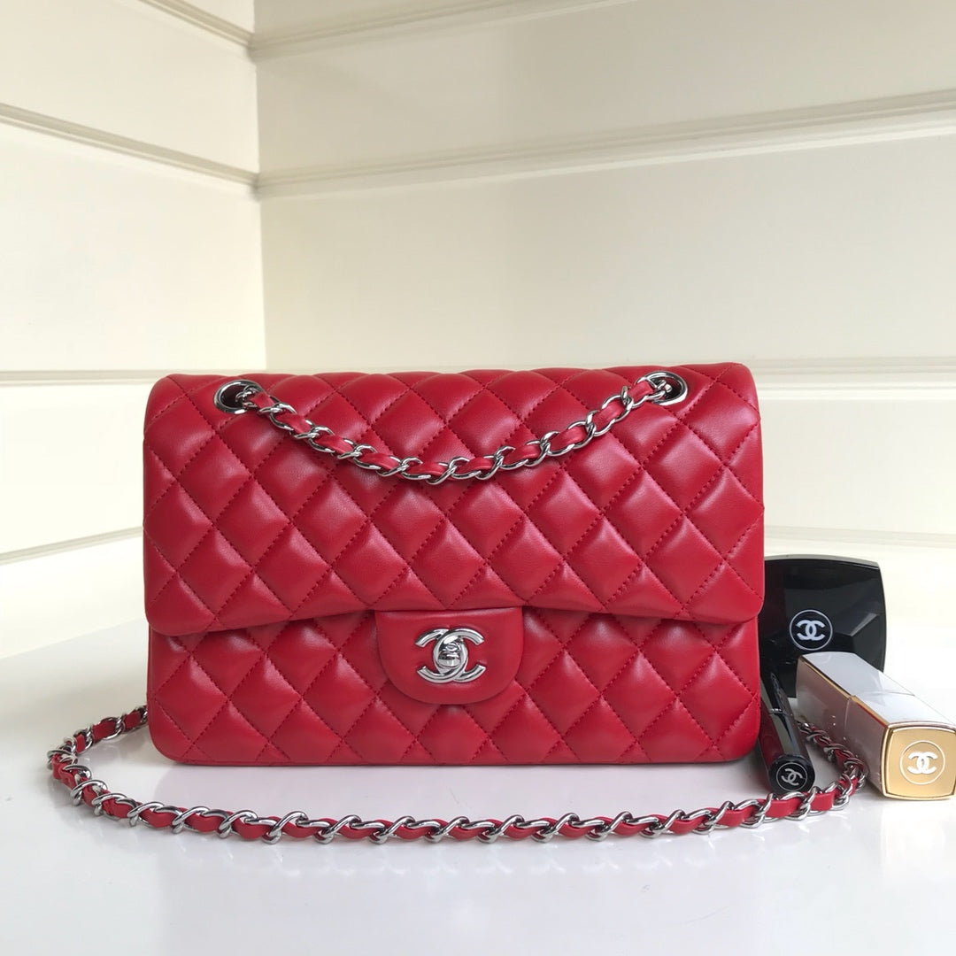 フラップバッグ ミディアム 25cm レッド ラムスキン シルバー金具