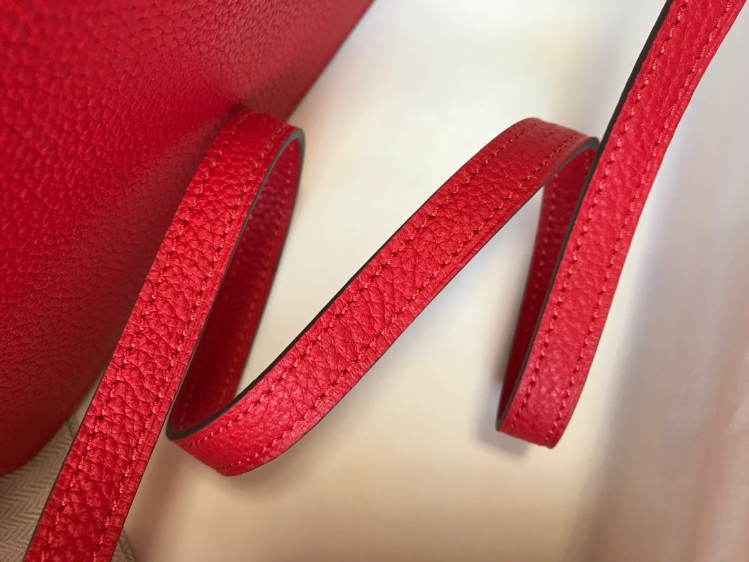 HM SAC ROULIS 18 CUIR TOGO ROUGE