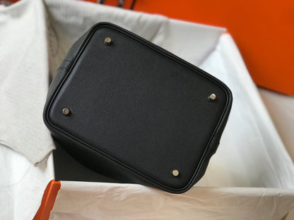 HM PICOTIN LOCK 18 CUIR EPSOM NOIR AVEC BRACELET TRESSÉ