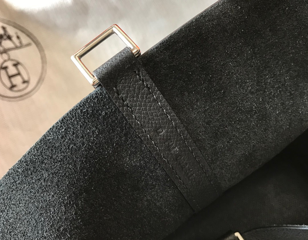 HM PICOTIN LOCK 18 CUIR EPSOM NOIR AVEC BRACELET TRESSÉ