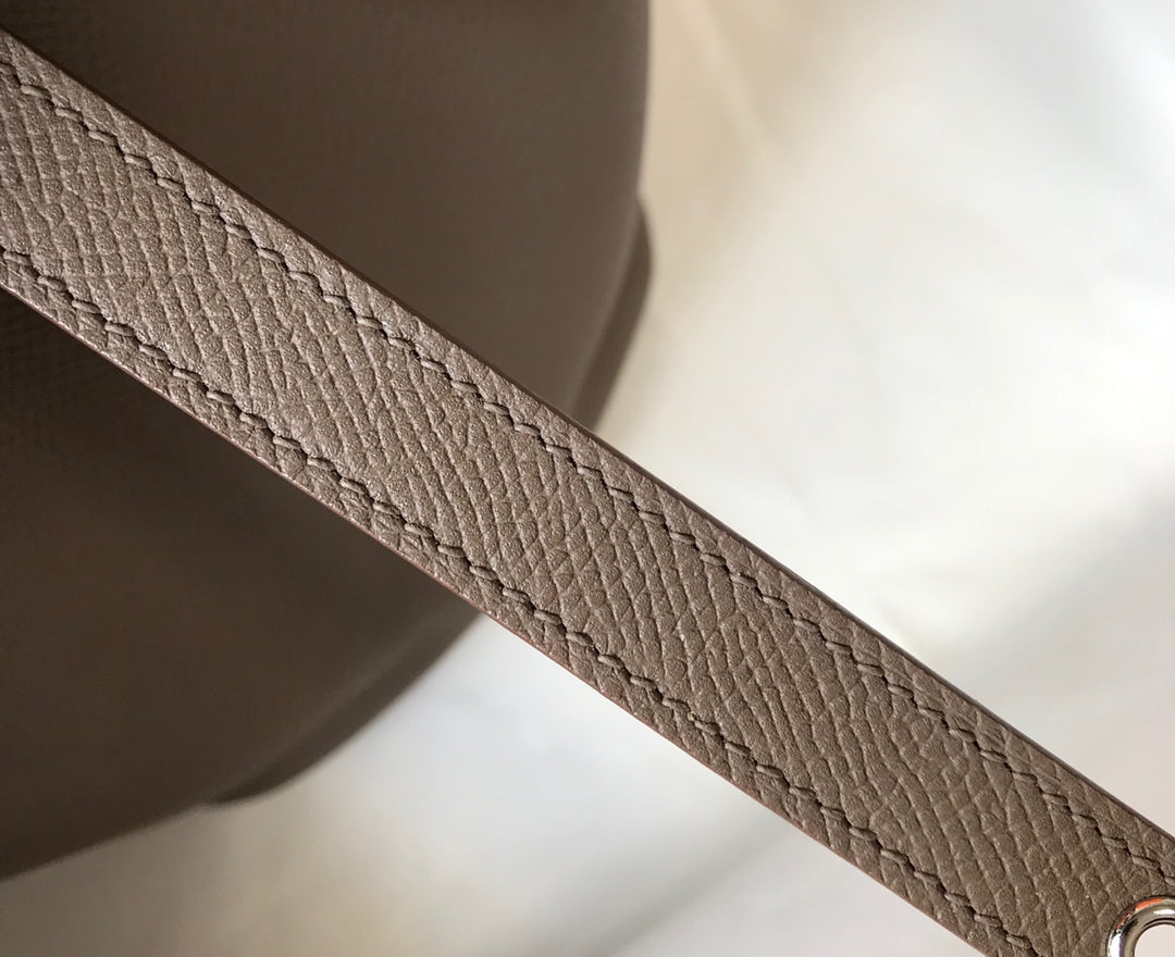 HM PICOTIN LOCK 22 TAUPE EPSOM AVEC SANGLE TRESSE