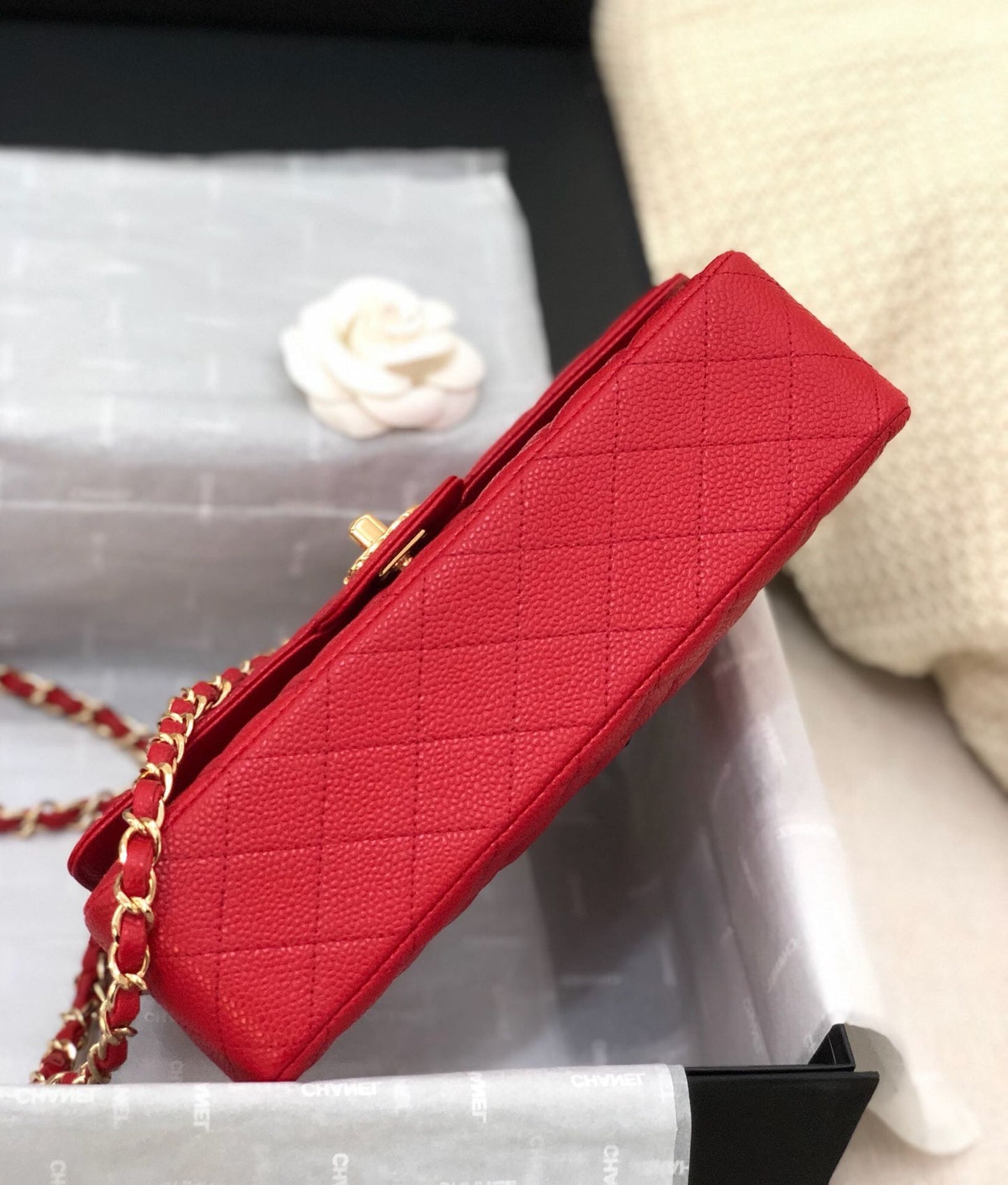 フラップバッグ ミディアム 25cm レッドキャビア ゴールド金具
