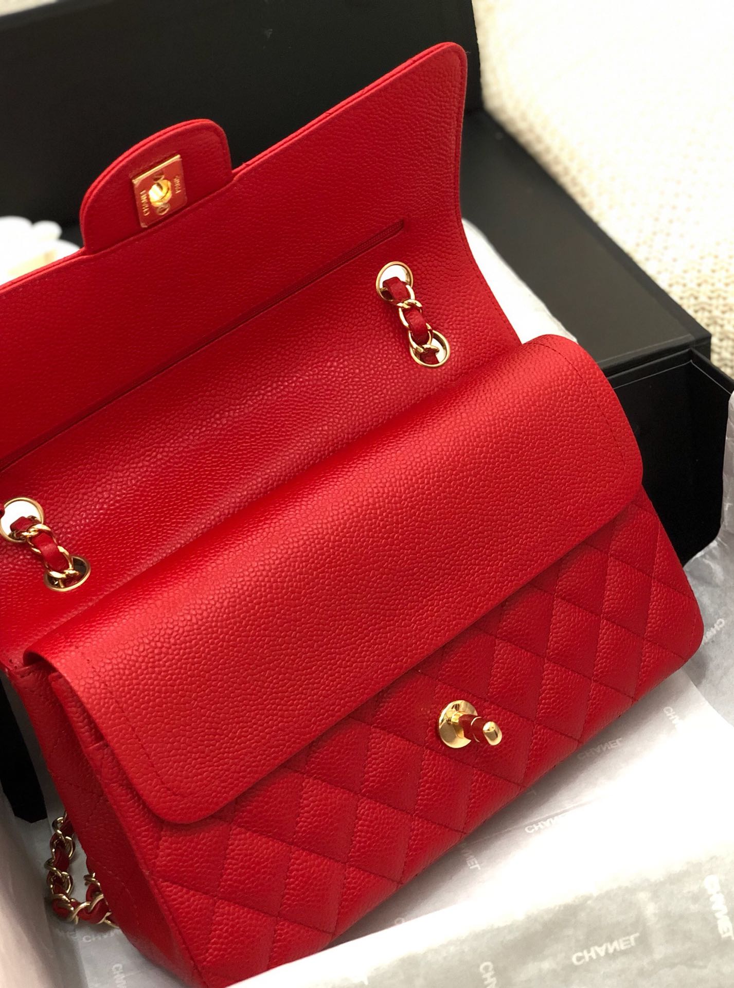 フラップバッグ ミディアム 25cm レッドキャビア ゴールド金具