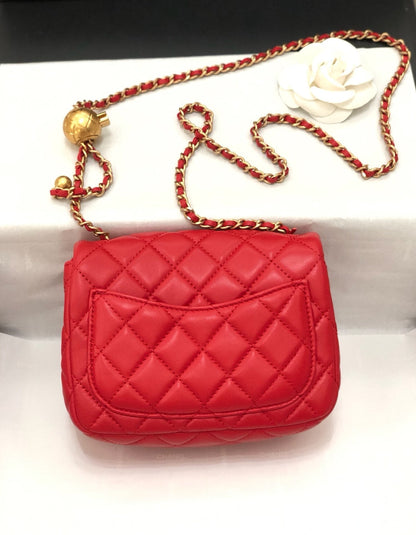 ミニスクエアクラシックフラップバッグ 17cm レッドラムスキン ゴールド金具