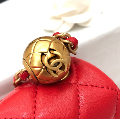 ミニスクエアクラシックフラップバッグ 17cm レッドラムスキン ゴールド金具