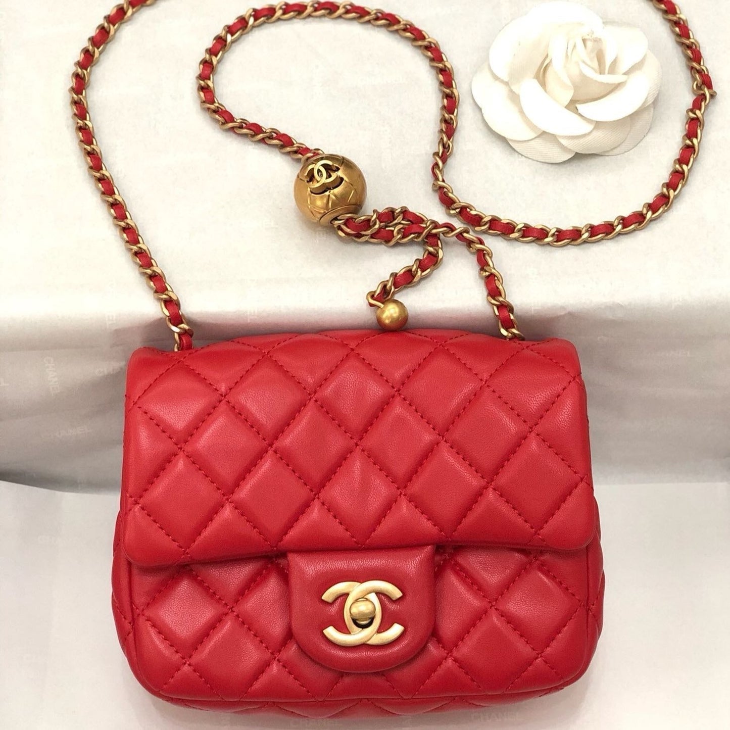ミニスクエアクラシックフラップバッグ 17cm レッドラムスキン ゴールド金具