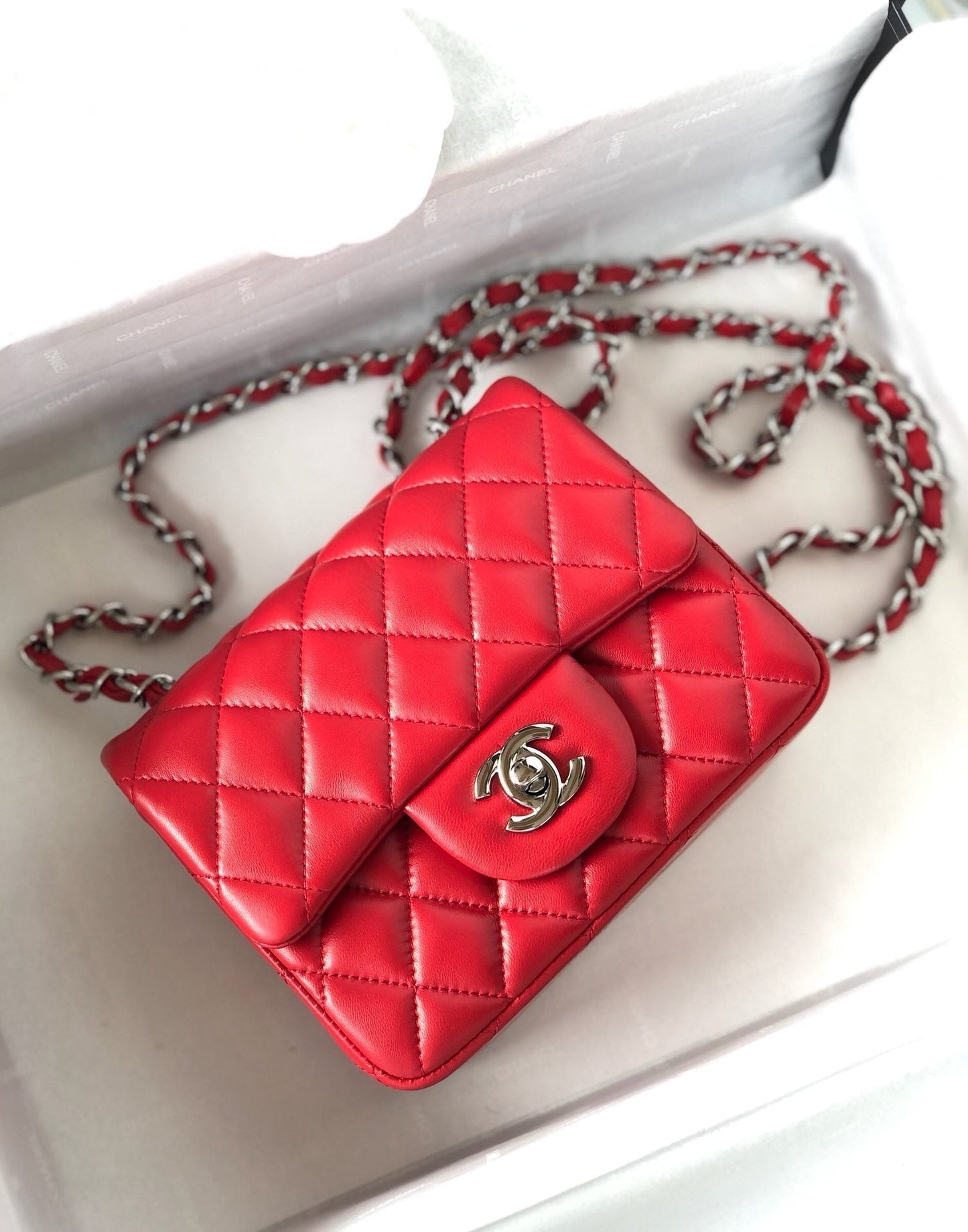 ミニスクエアフラップバッグ 17cm レッドラムスキン シルバー金具