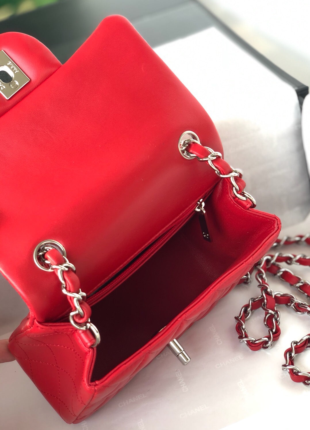 ミニスクエアフラップバッグ 17cm レッドラムスキン シルバー金具