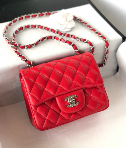 ミニスクエアフラップバッグ 17cm レッドラムスキン シルバー金具