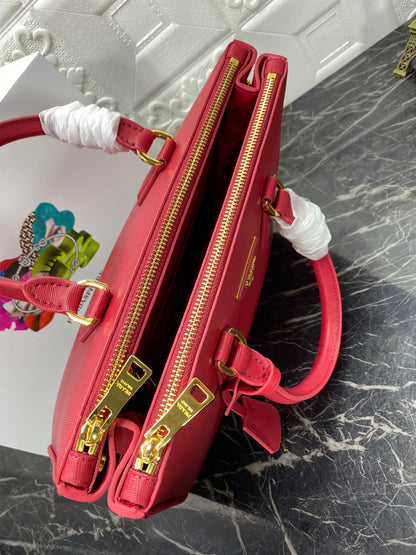 PRA GALLERIA 32 バッグ チェリーレッド サフィアーノ レザー