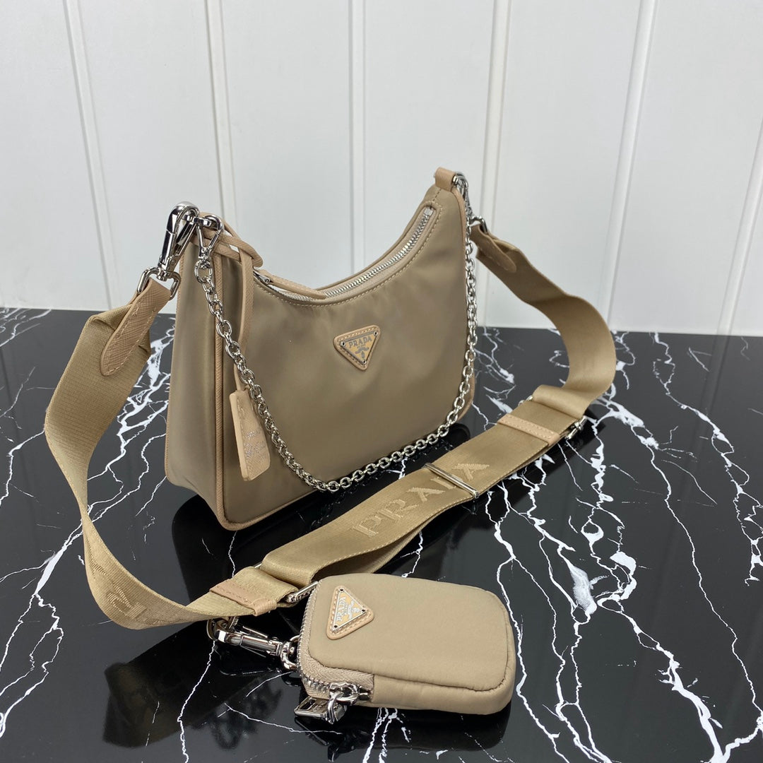 PRA HOBO 22 バッグ（フラックスイエロー RE-NYLON製）
