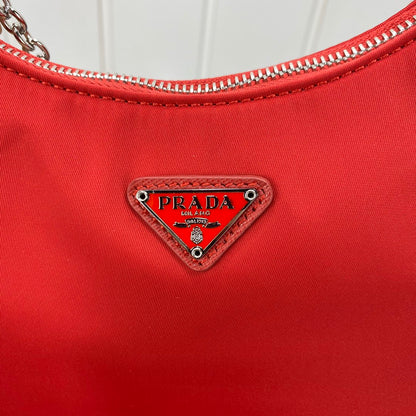 SAC PRA HOBO 22 EN RE-NYLON ROUGE CERISE