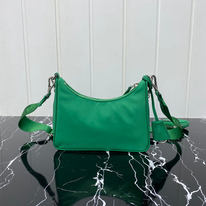 SAC PRA HOBO 22 EN RE-NYLON VERT FROID