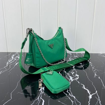 SAC PRA HOBO 22 EN RE-NYLON VERT FROID