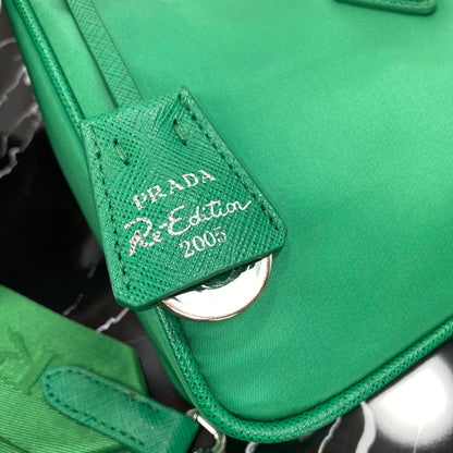 SAC PRA HOBO 22 EN RE-NYLON VERT FROID