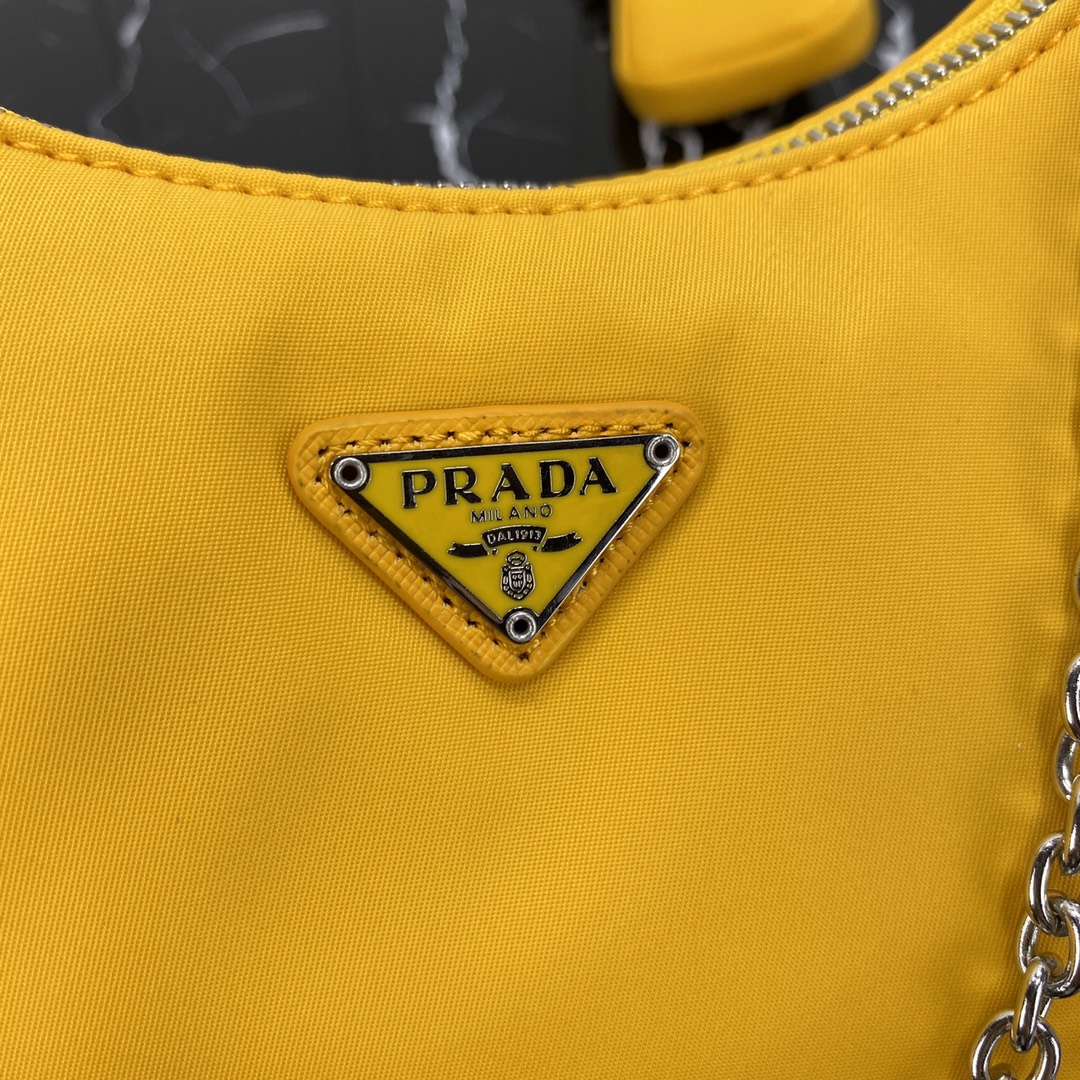 PRA HOBO 22 バッグ アンバーイエロー RE-NYLON