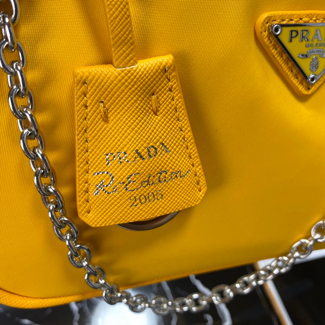 PRA HOBO 22 バッグ アンバーイエロー RE-NYLON