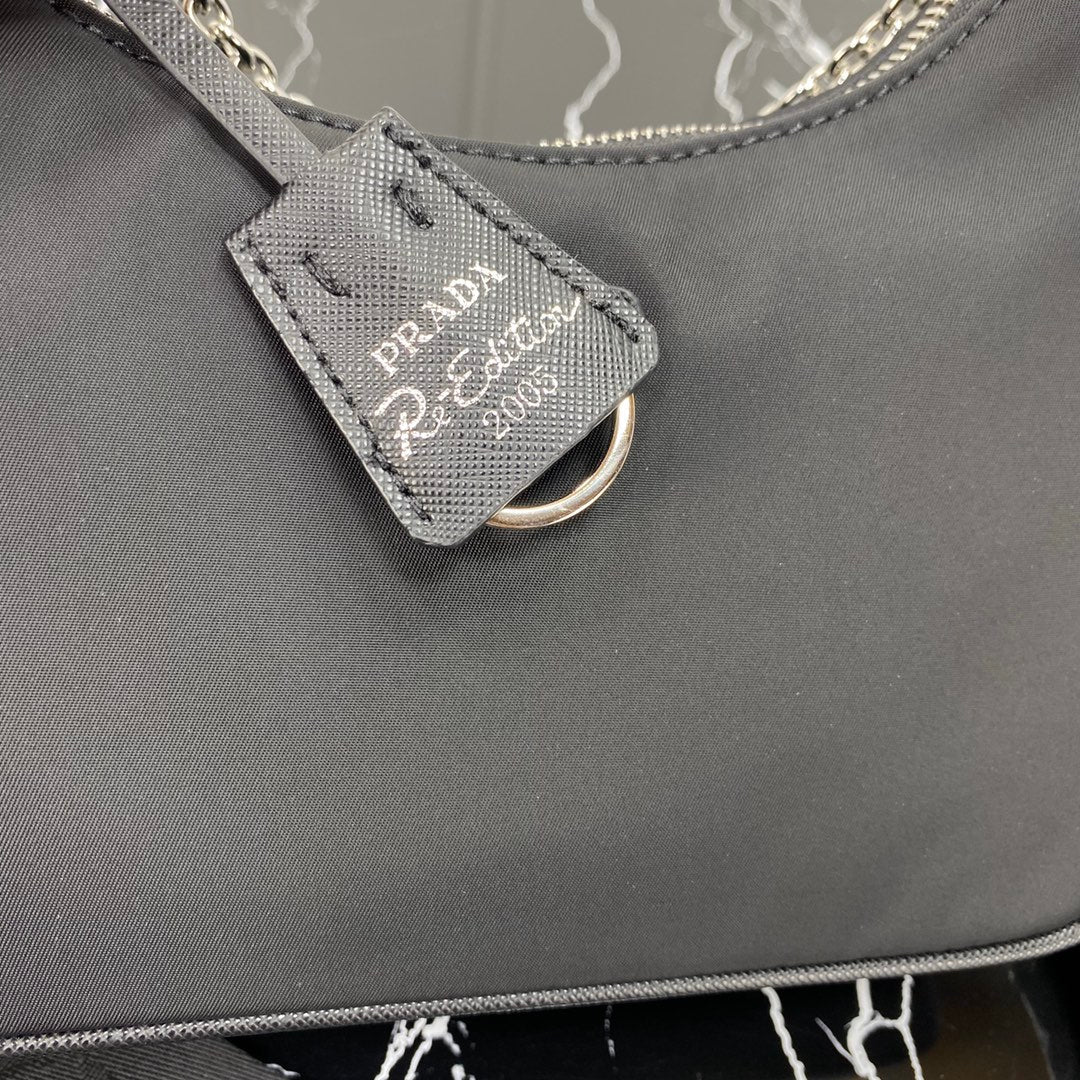 SAC PRA HOBO 22 EN RE-NYLON NOIR