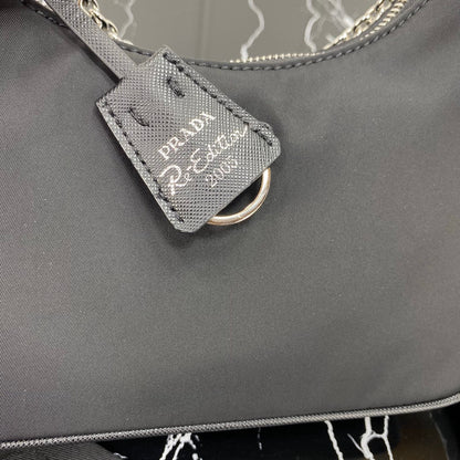 SAC PRA HOBO 22 EN RE-NYLON NOIR