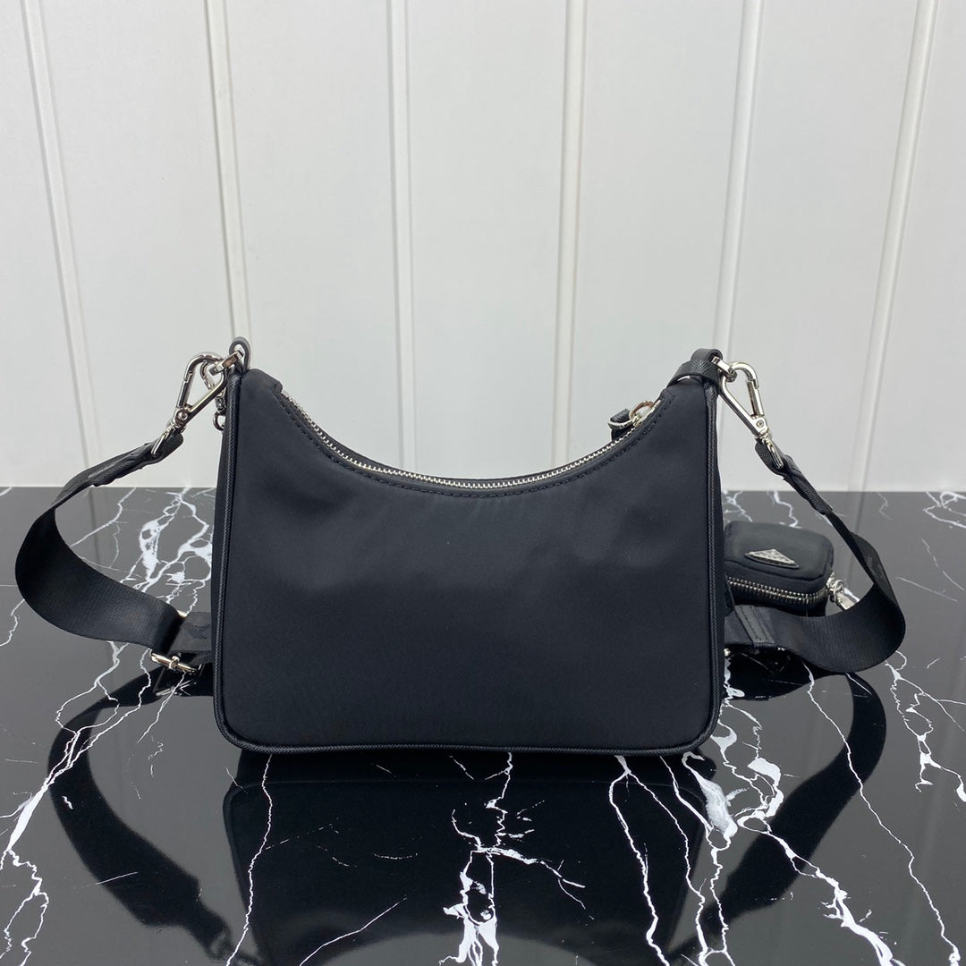 SAC PRA HOBO 22 EN RE-NYLON NOIR