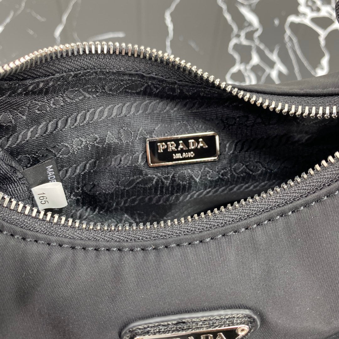 SAC PRA HOBO 22 EN RE-NYLON NOIR