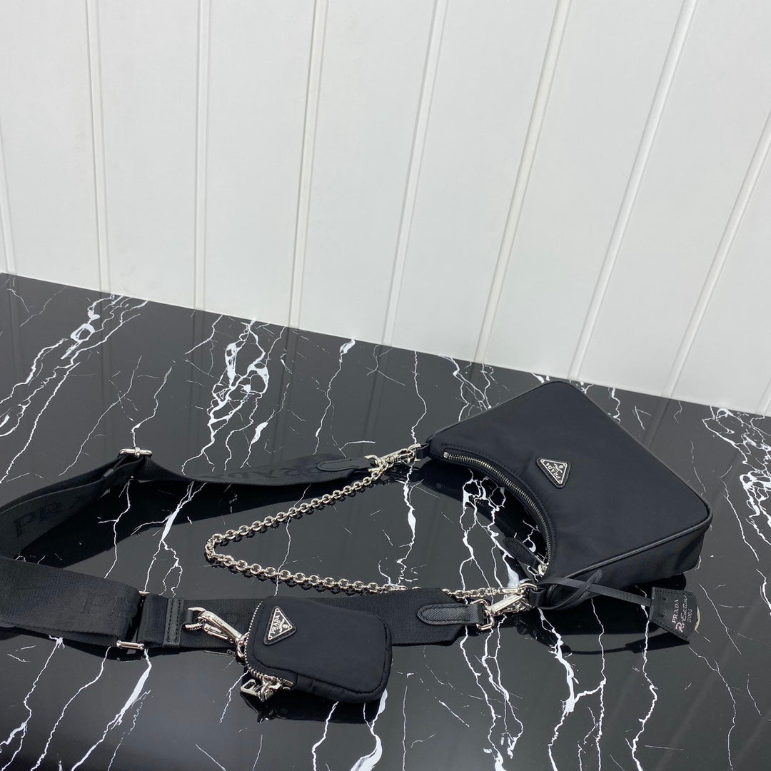 SAC PRA HOBO 22 EN RE-NYLON NOIR