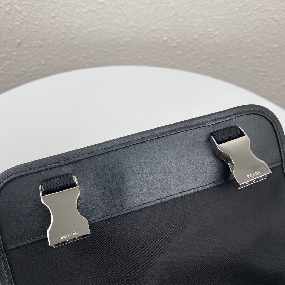 SAC MESSAGER 22 EN RE-NYLON NOIR