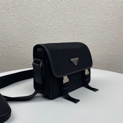 SAC MESSAGER 22 EN RE-NYLON NOIR