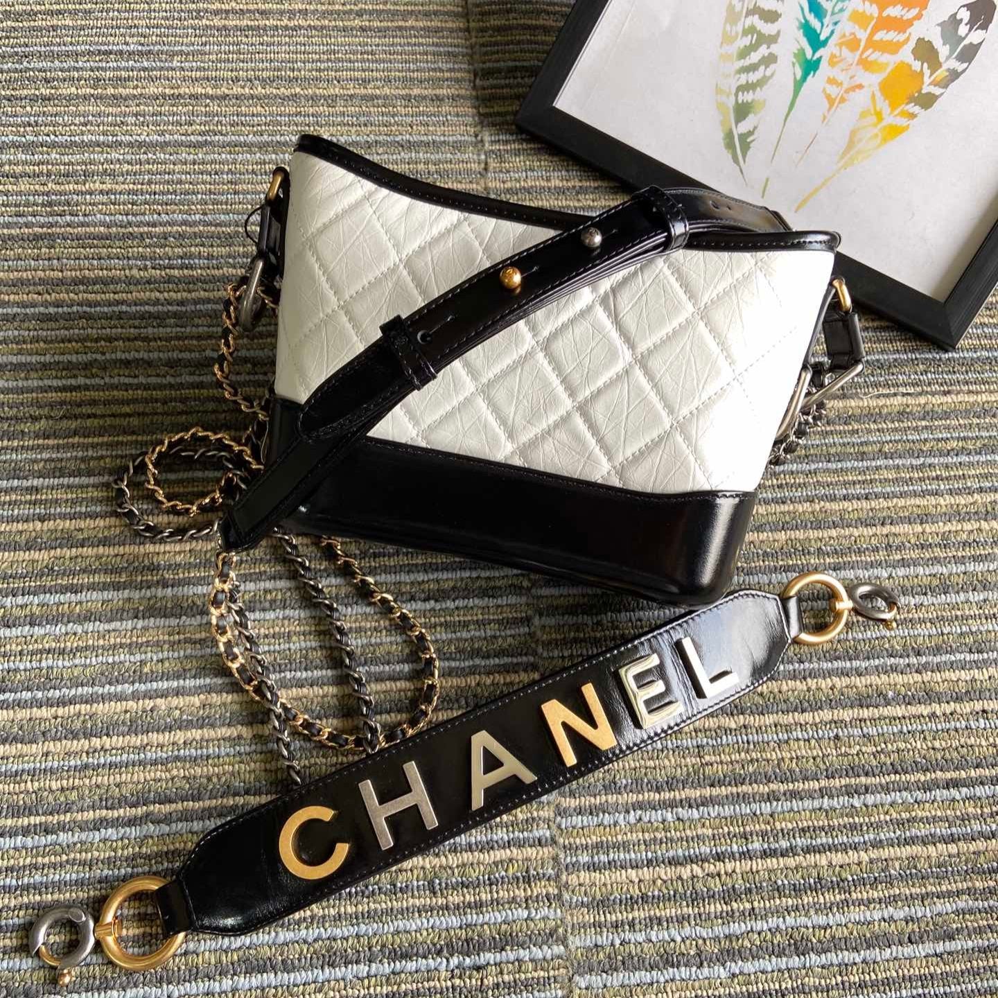 SAC HOBO CC MEDIUM 20 EN CUIR DE VEAU BLANC MIXTE NOIR AVEC BANDOULIÈRE