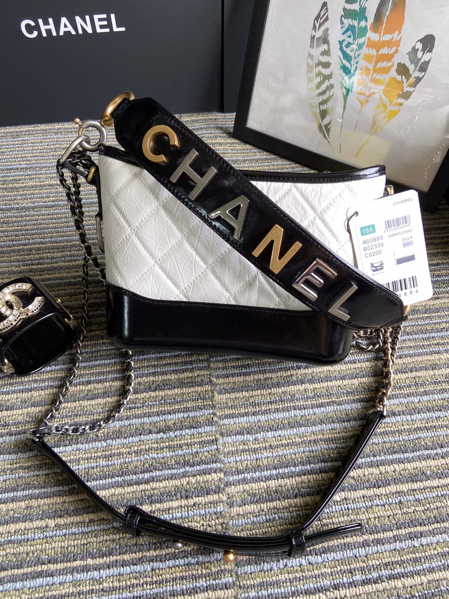 SAC HOBO CC MEDIUM 20 EN CUIR DE VEAU BLANC MIXTE NOIR AVEC BANDOULIÈRE