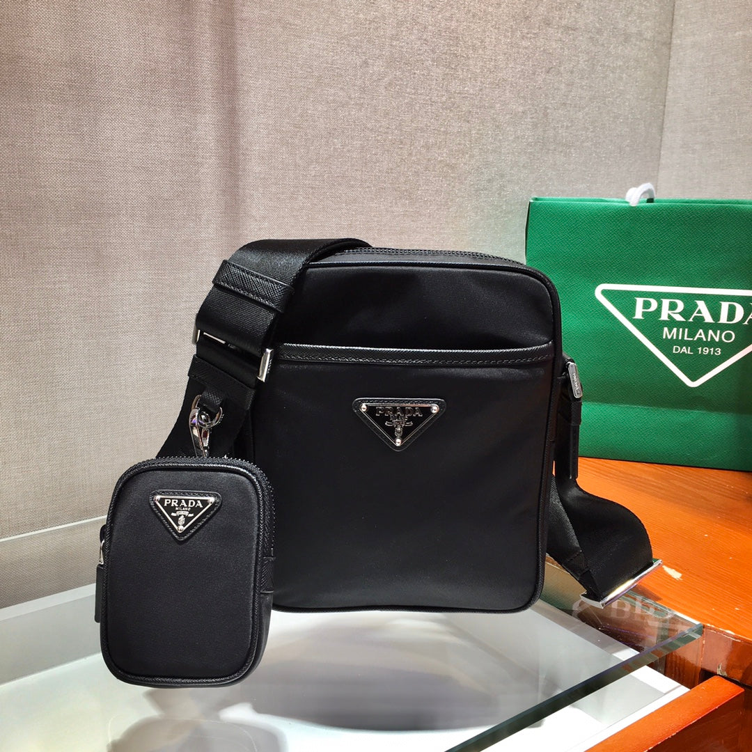 クロスボディバッグ 20 ブラック REナイロン＆サフィアーノレザートリム