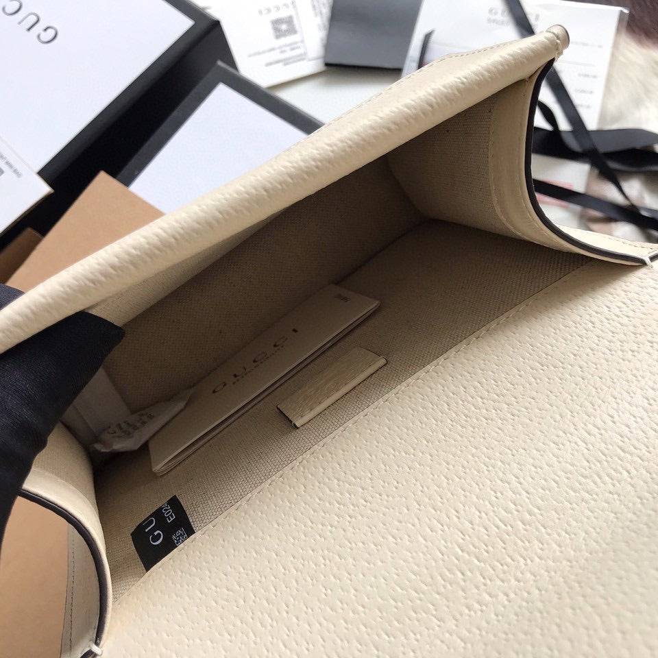 SAC À BANDOULIÈRE DYONYSUS 20 EN CUIR DE VEAU BLANC, QUINCAILLERIE ARGENTÉE