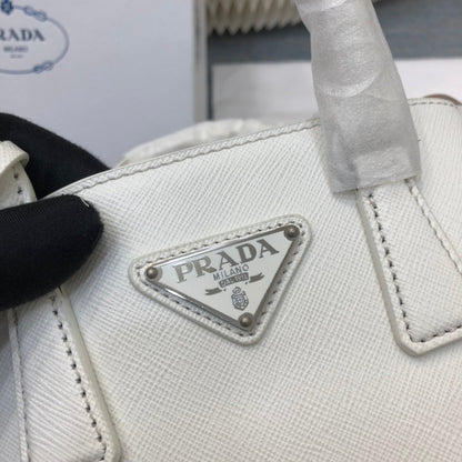 SAC PRA MINI 23 EN CUIR SAFFIANO BLANC