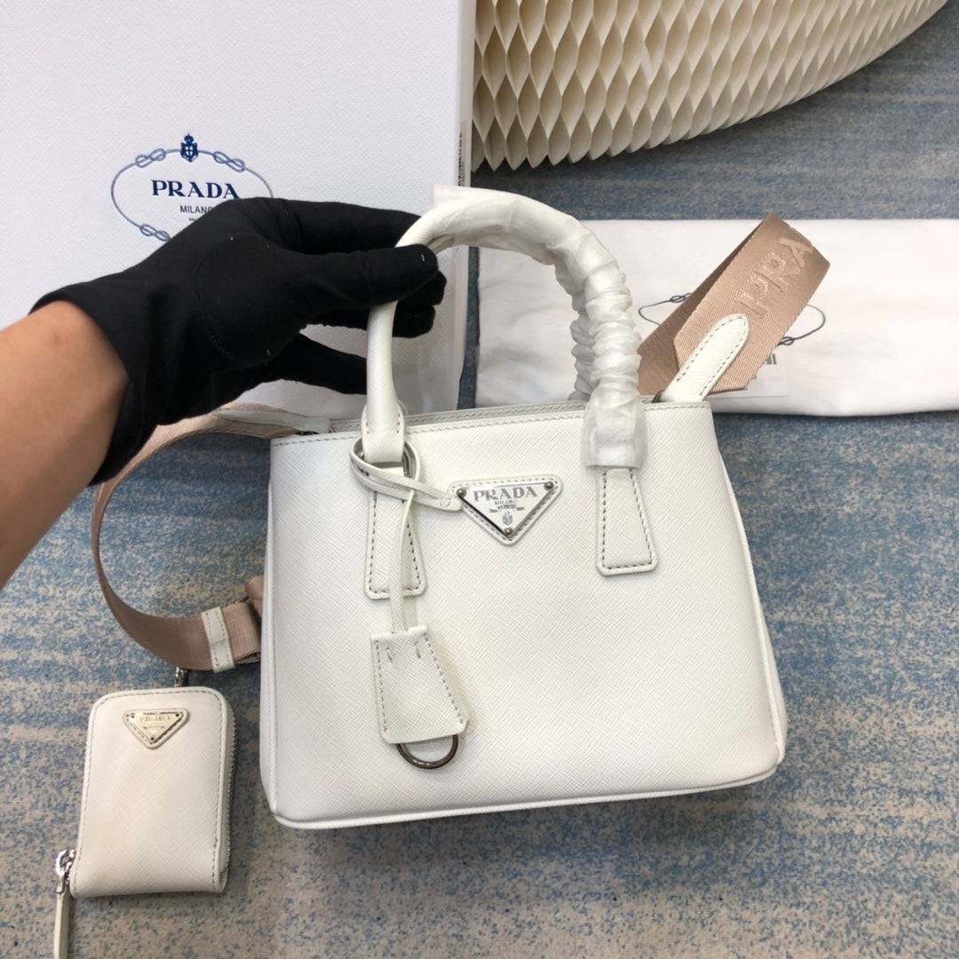 SAC PRA MINI 23 EN CUIR SAFFIANO BLANC