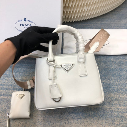 SAC PRA MINI 23 EN CUIR SAFFIANO BLANC