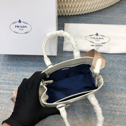 SAC PRA MINI 23 EN CUIR SAFFIANO BLANC
