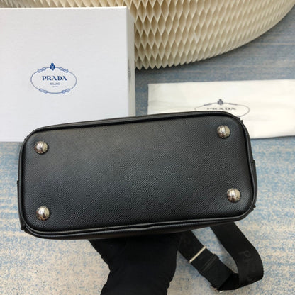 SAC PRA MINI 23 EN CUIR SAFFIANO NOIR